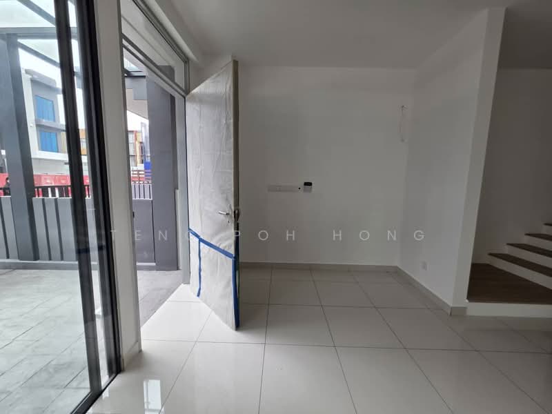 Rumah Teres 3 Tingkat untuk Disewa di BANDAR PUCHONG JAYA (Puchong) - Teng Poh Hong - Entrance - PropertyGuru.com.my