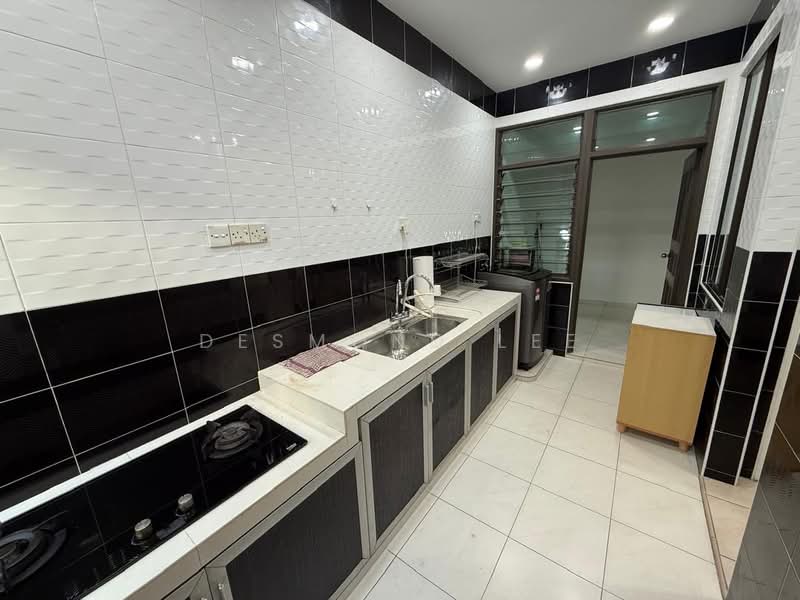 Rumah Kluster untuk Disewa di Taman Mount Austin (Tebrau) - Desmond Lee - Kitchen - PropertyGuru.com.my