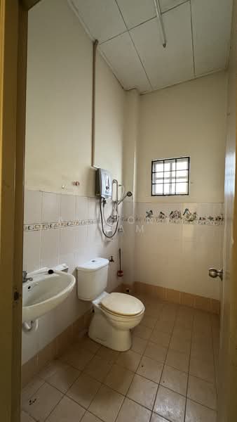 Rumah Berkembar untuk Dijual di Seremban 2 (Negeri Sembilan) - Anthony Tham - Bathroom - PropertyGuru.com.my