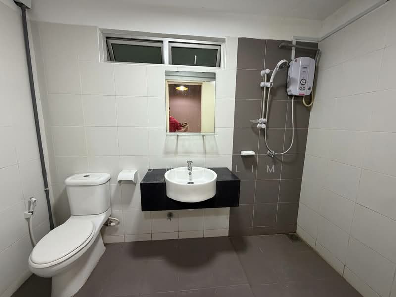 Apartment for Sale at Idaman Residence - Yvonne Lim - Bathroom - PropertyGuru.com.my