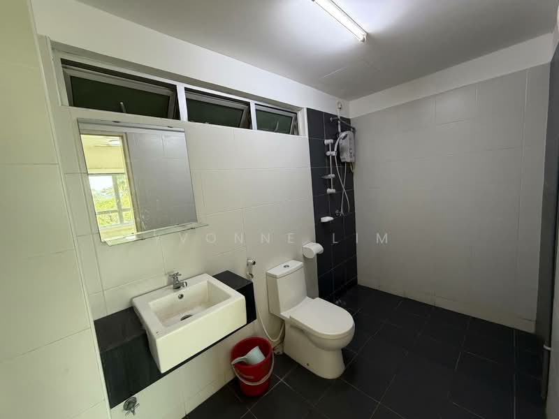 Apartment for Sale at Idaman Residence - Yvonne Lim - Bathroom - PropertyGuru.com.my