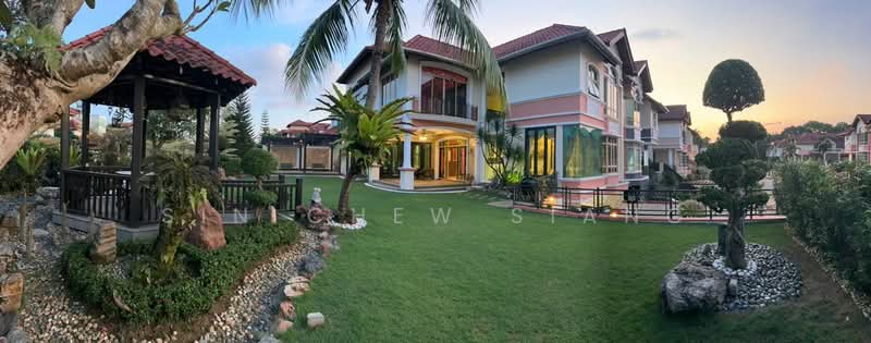 Rumah Berkembar untuk Dijual di Taman Molek (Johor Bahru) - Sin Chew Siang - Exterior - PropertyGuru.com.my