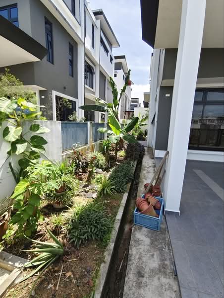 Semi-Detached House for Sale in Iskandar Puteri (Nusajaya) (Johor) - Rain Ng - Exterior - PropertyGuru.com.my