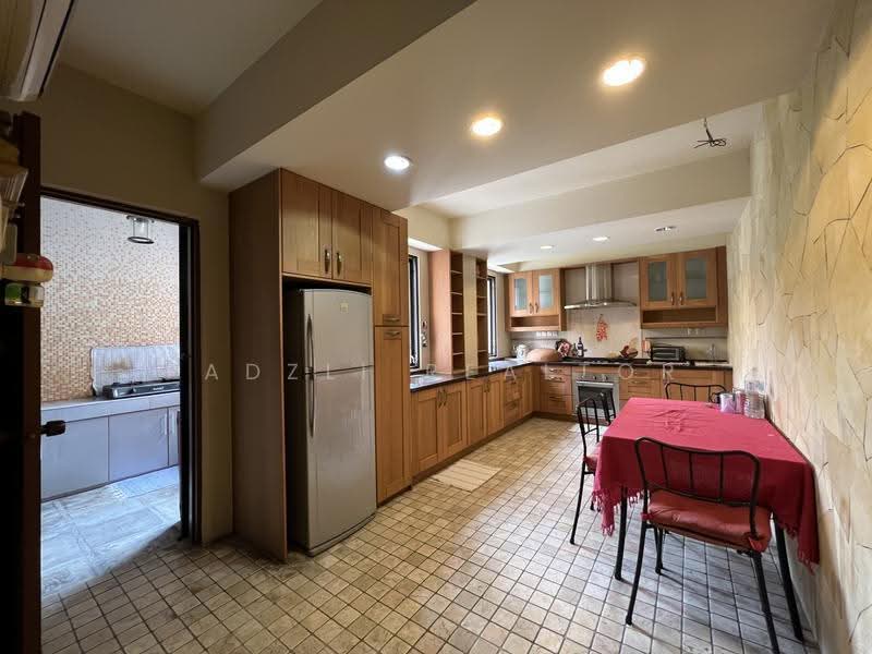 Bungalow House for Sale in Ampang Jaya (Ampang) - Fadzli Realtor - Kitchen - PropertyGuru.com.my