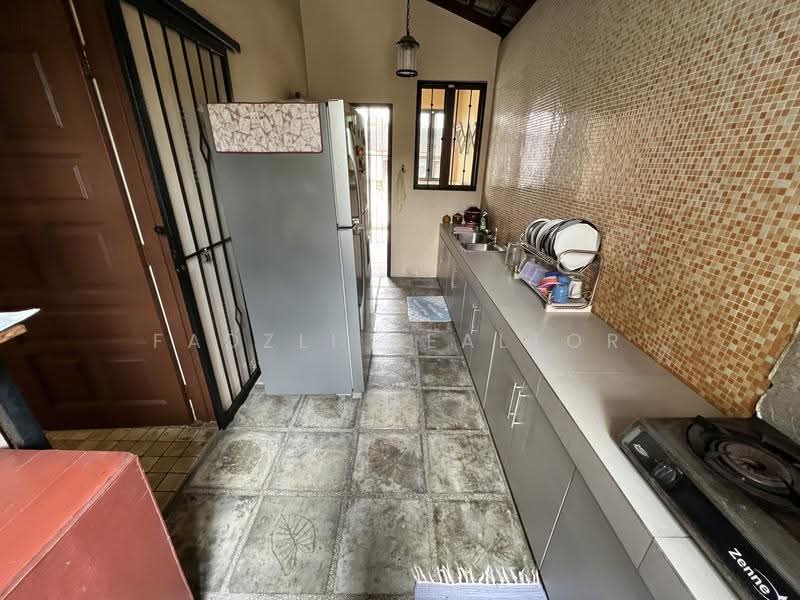 Bungalow House for Sale in Ampang Jaya (Ampang) - Fadzli Realtor - Kitchen - PropertyGuru.com.my