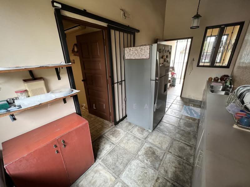 Bungalow House for Sale in Ampang Jaya (Ampang) - Fadzli Realtor - Kitchen - PropertyGuru.com.my