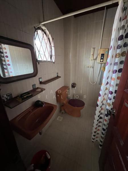 Bungalow House for Sale in Ampang Jaya (Ampang) - Fadzli Realtor - Bathroom - PropertyGuru.com.my