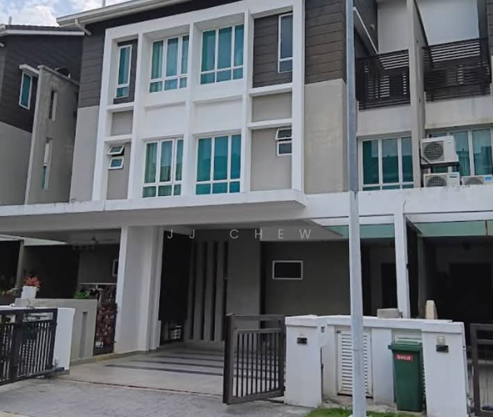 Rumah Teres 3 Tingkat untuk Dijual di Tiara South (Semenyih) - JJ Chew - Exterior - PropertyGuru.com.my