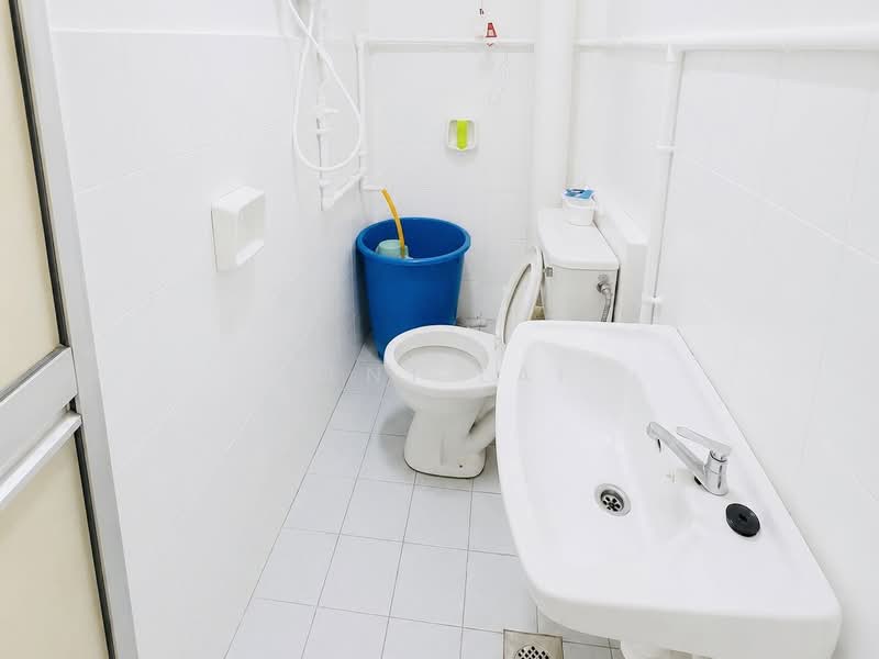 Apartment for Sale at Eastern Court - Kent Lai - Bathroom - PropertyGuru.com.my