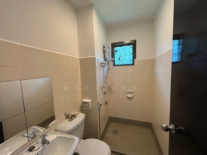 Rumah Banglo untuk Dijual di Leisure Farm (Gelang Patah) - May Khoo - Bathroom - PropertyGuru.com.my