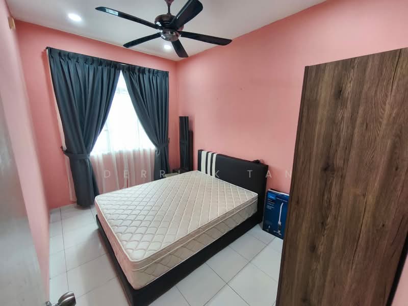 Servis Apartment untuk Disewa di Jentayu Residensi @ Tampoi - Derrick Tan - Bedroom - PropertyGuru.com.my