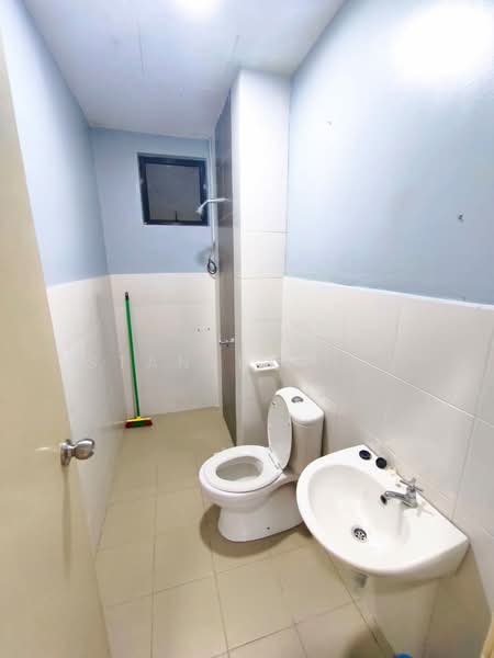 Servis Apartment untuk Disewa di Jentayu Residensi @ Tampoi - Stanley Tan - Bathroom - PropertyGuru.com.my