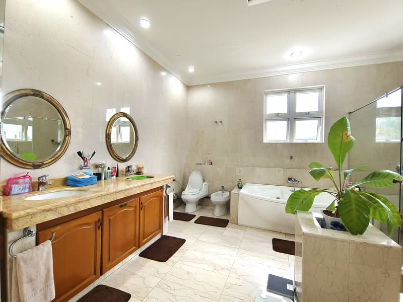 Bungalow for Sale in Bukit Damansara (Damansara Heights) - Carol Yong - Bathroom - PropertyGuru.com.my