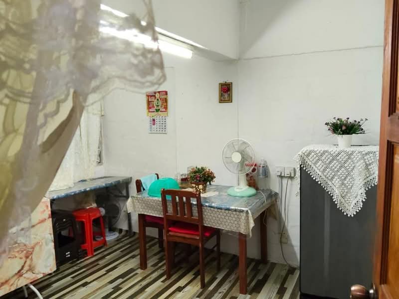 Rumah Flat untuk Dijual di Medan Angsana (Farlim 2) - Sally Khoo - Dining Room - PropertyGuru.com.my