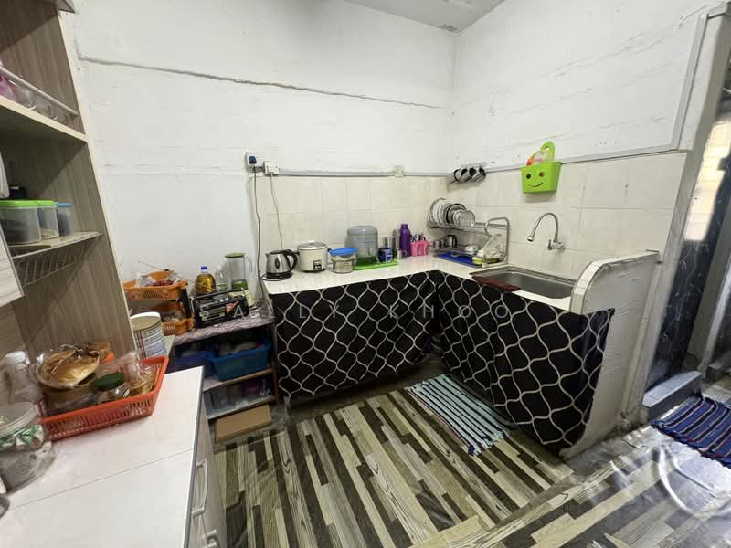 Flat for Sale at Medan Angsana (Farlim 2) - Sally Khoo - Kitchen - PropertyGuru.com.my