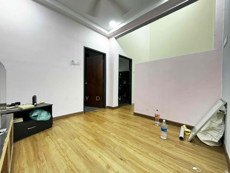 Rumah Teres 2 Tingkat untuk Dijual di Taman Wawasan (Puchong) - Jayden Lee - Living Room - PropertyGuru.com.my