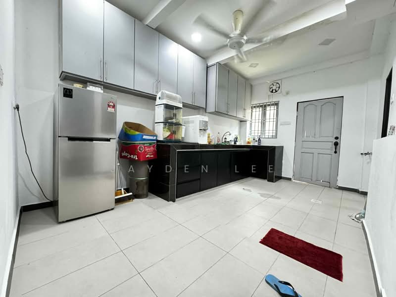 Rumah Teres 2 Tingkat untuk Dijual di Taman Wawasan (Puchong) - Jayden Lee - Kitchen - PropertyGuru.com.my