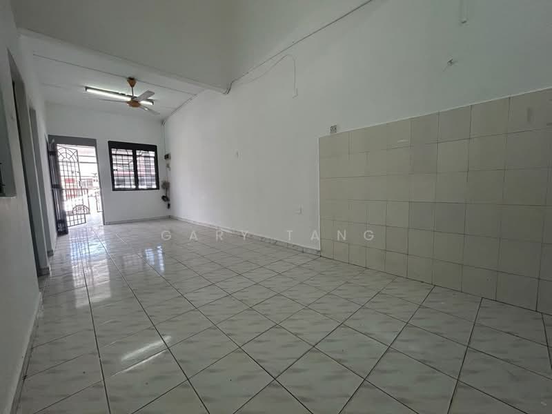 Rumah Teres 1 Tingkat untuk Dijual di Desa Pengkalan Indah (Ipoh) - Gary Tang - Living Room - PropertyGuru.com.my