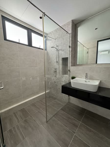 Semi-Detached House for Sale in Kuching (Sarawak) - Mandy Tian Tian - Bathroom - PropertyGuru.com.my