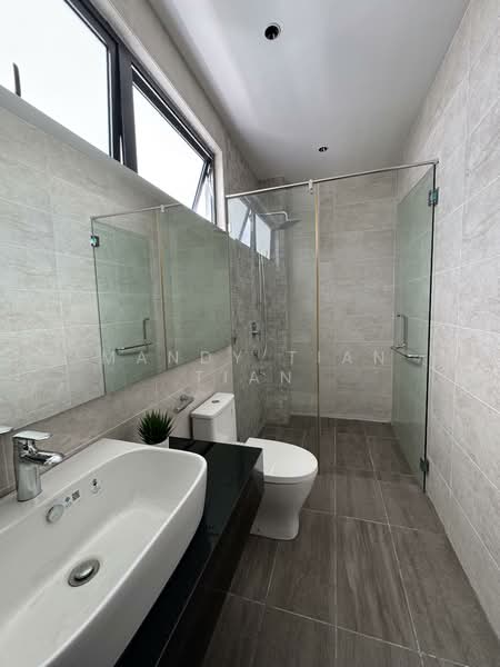 Semi-Detached House for Sale in Kuching (Sarawak) - Mandy Tian Tian - Bathroom - PropertyGuru.com.my