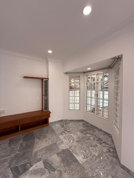 2-storey Terraced House for Sale in Taman Wawasan (Puchong) - Jayden Lee - Living Room - PropertyGuru.com.my