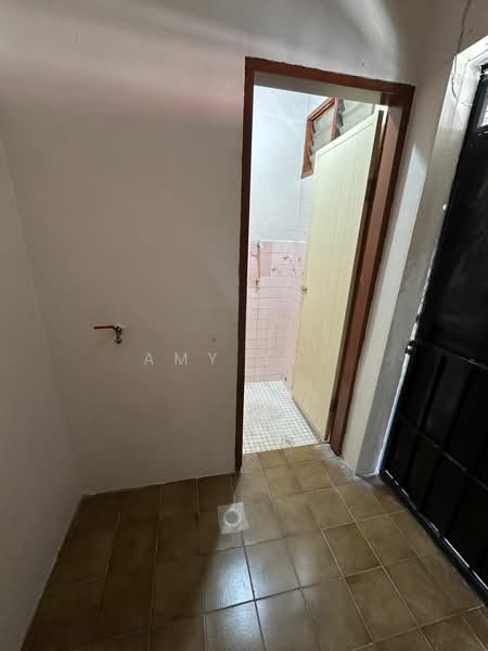 Terraced House for Rent in Taman Sri Sinar (Segambut) - Amy Yap - Bathroom - PropertyGuru.com.my
