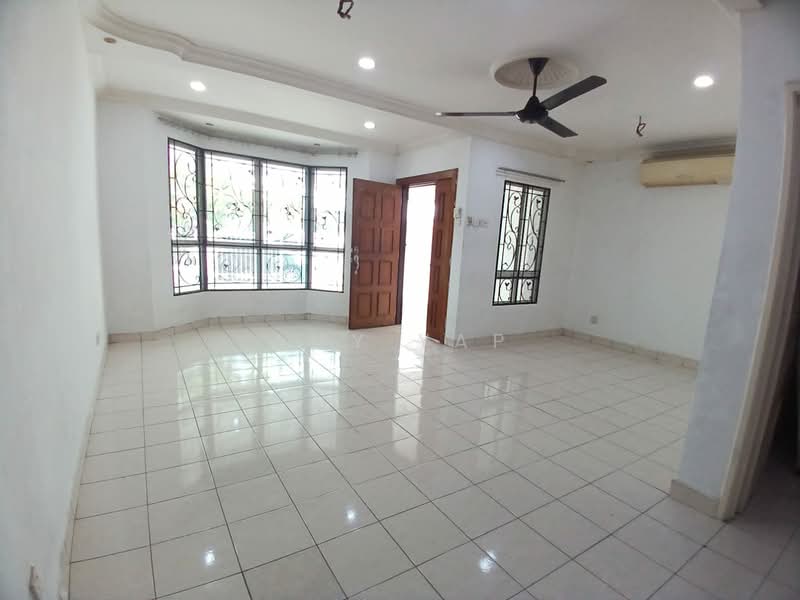 Rumah Teres 2 Tingkat untuk Disewa di Taman Megah Kepong (Kepong) - Amy Yap - Living Room - PropertyGuru.com.my