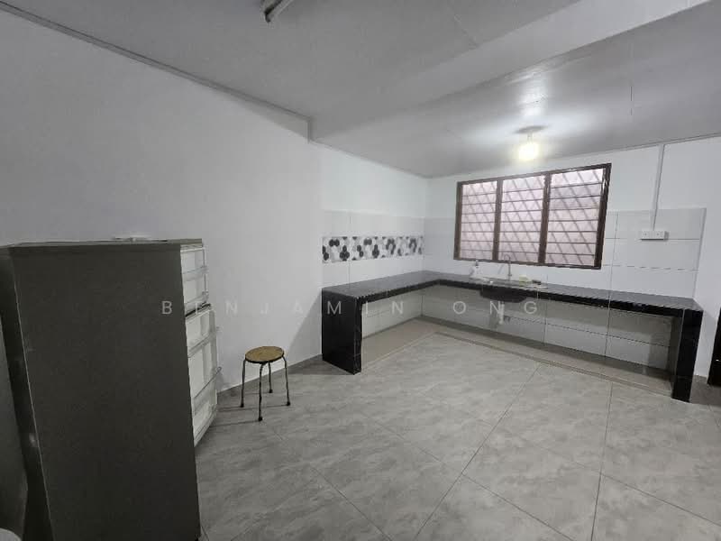 Rumah Teres 2 Tingkat untuk Disewa di Taman Johor Jaya (Johor Bahru) - Benjamin Ong - Kitchen - PropertyGuru.com.my