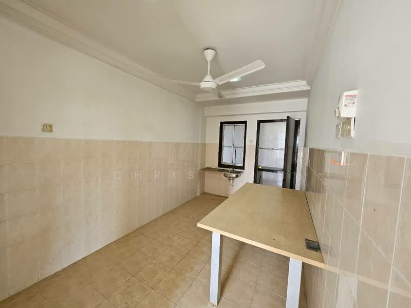 Apartment for Sale at Bayu Puteri 3 - Chris Chin - Kitchen - PropertyGuru.com.my