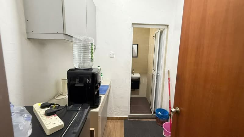 Kilang untuk Dijual di Taman Perindustrian Puchong (Puchong) - Jenson Low - Bathroom - PropertyGuru.com.my