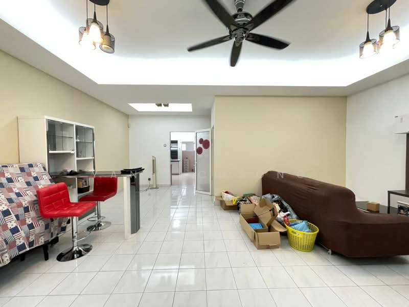 Rumah Teres 2 Tingkat untuk Dijual di Saujana Damansara (Damansara Damai) - Yanis Cheong - Living Room - PropertyGuru.com.my