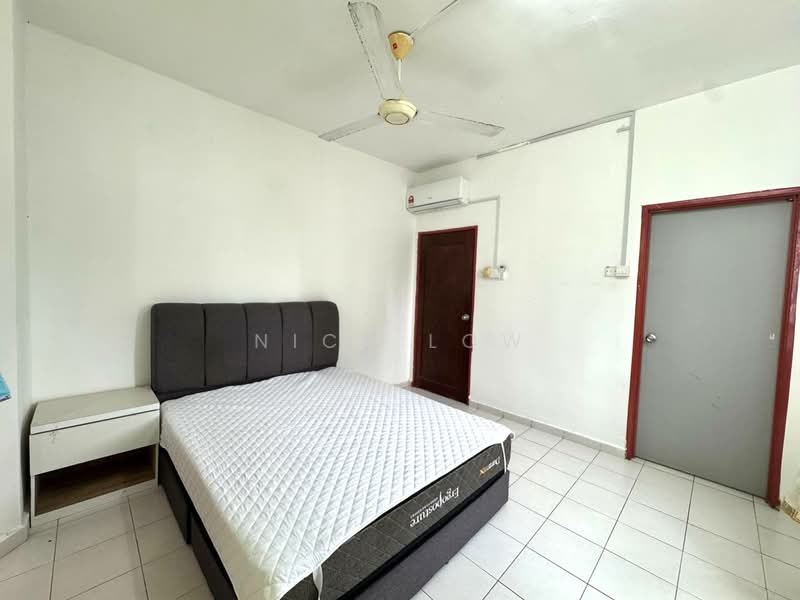 Pangsapuri untuk Disewa di Taman Larkin Idaman Plot C - Nick Low - Bedroom - PropertyGuru.com.my