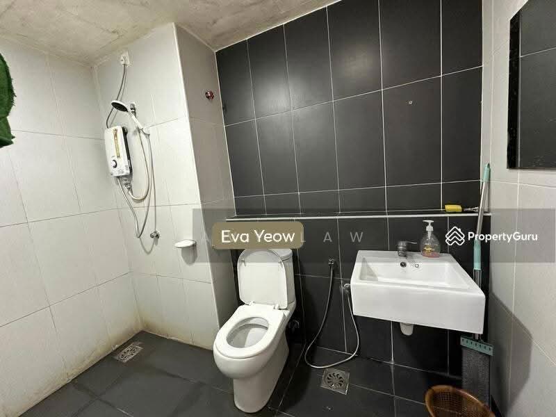 Servis Apartment untuk Dijual di The Garden Residences - Savy Law - Bathroom - PropertyGuru.com.my