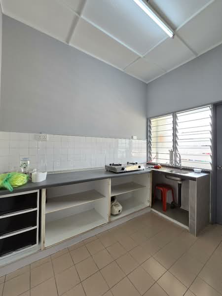 Pangsapuri untuk Dijual di Taman Megah Cheras Apartment - Megan Wong - Kitchen - PropertyGuru.com.my