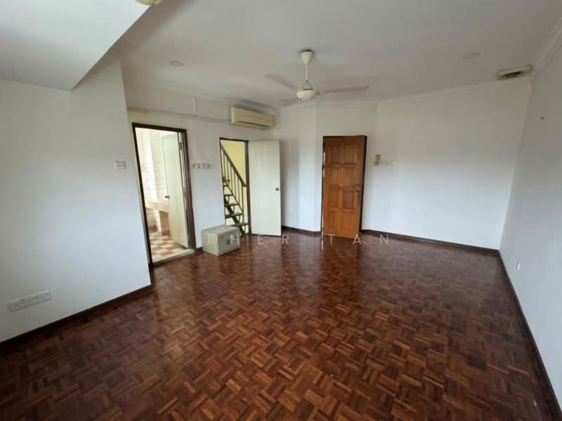 2.5-storey Terraced House for Rent in SS17 (Subang Jaya) - Esther Tan - Living Room - PropertyGuru.com.my