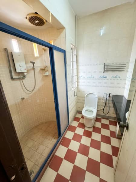 2.5-storey Terraced House for Rent in SS17 (Subang Jaya) - Esther Tan - Bathroom - PropertyGuru.com.my