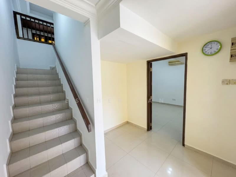 2.5-storey Terraced House for Rent in SS17 (Subang Jaya) - Esther Tan - Entrance - PropertyGuru.com.my