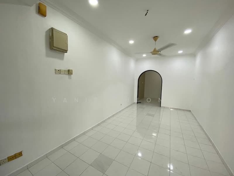 1-storey Terraced House for Rent in Kepong Baru (Kepong) - Yanis Cheong - Living Room - PropertyGuru.com.my