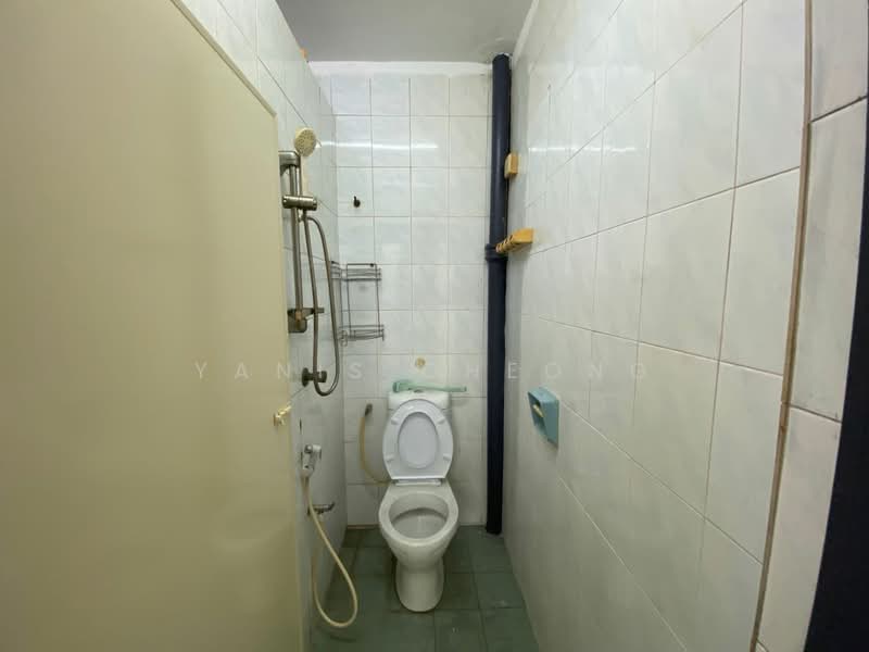 1-storey Terraced House for Rent in Kepong Baru (Kepong) - Yanis Cheong - Bathroom - PropertyGuru.com.my