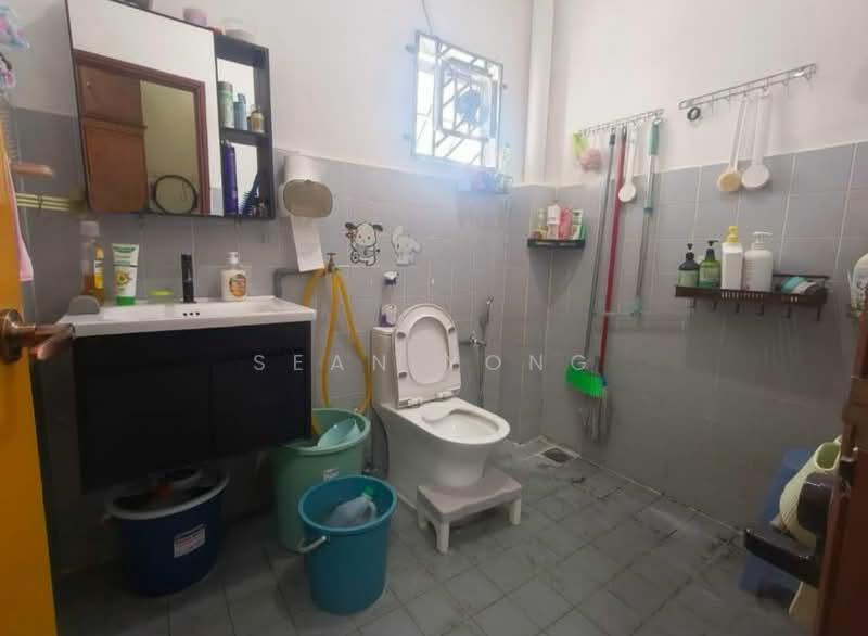 Semi-Detached House for Sale in Rawang (Selangor) - Sean Yong - Bathroom - PropertyGuru.com.my