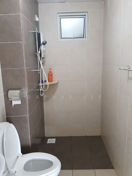 Service Residence for Rent at Pangsapuri Tanah Emas (Golden Sands) - Daphne Lee - Bathroom - PropertyGuru.com.my