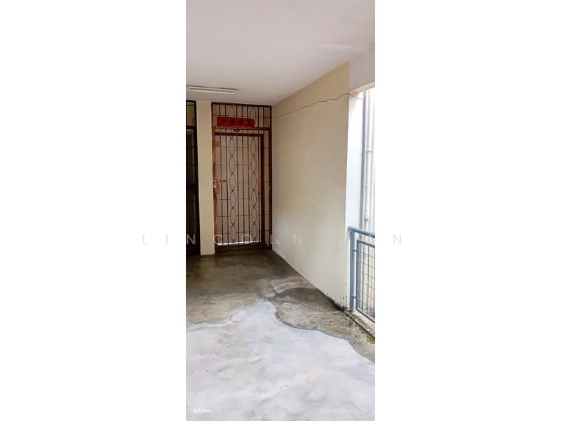 Pangsapuri untuk Dijual di Taman Megah Cheras Apartment - Lincoln Tan - Entrance - PropertyGuru.com.my