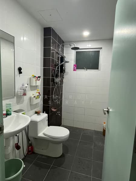 Apartment for Sale at Residensi Alam Damai (PR1MA @ Alam Damai) - Amirul Ashraff - Bathroom - PropertyGuru.com.my