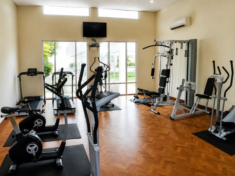 Servis Apartment untuk Dijual di Straits Quay (The Suites at Waterside) - Billy Teh - Gym - PropertyGuru.com.my