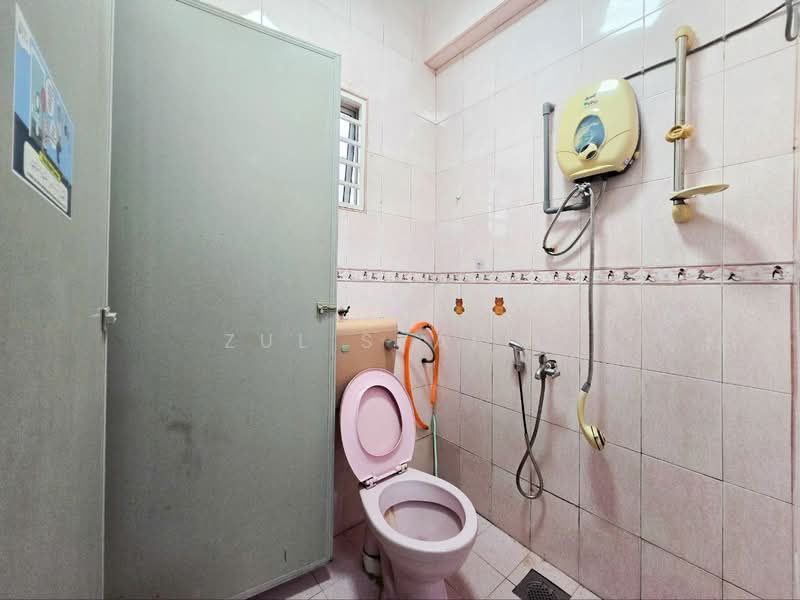 Rumah Teres 2 Tingkat untuk Dijual di Taman Pinggiran Batu Caves (Selayang) - Zul Syafiq - Bathroom - PropertyGuru.com.my