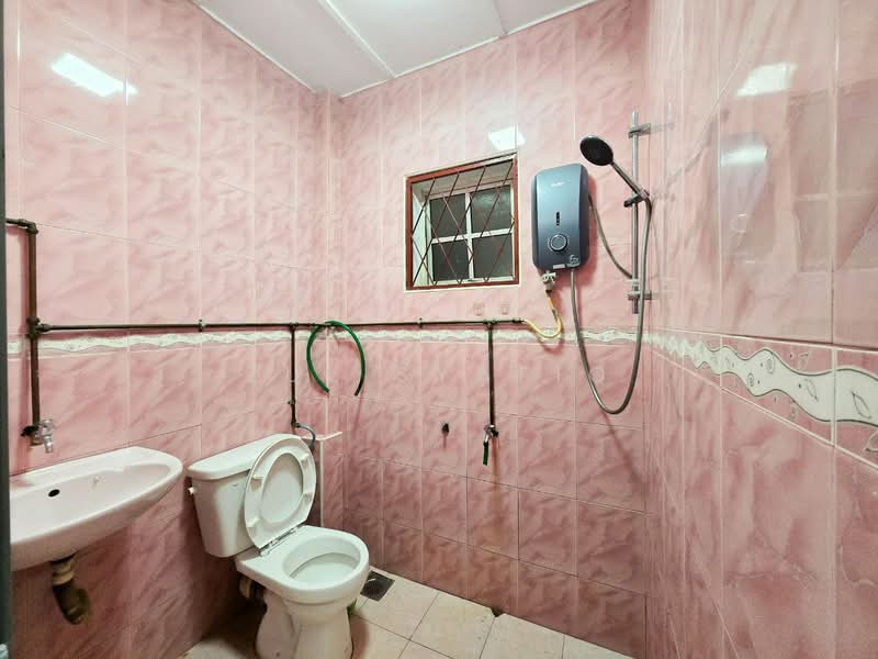 Rumah Teres 2 Tingkat untuk Dijual di Taman Pinggiran Batu Caves (Selayang) - Zul Syafiq - Bathroom - PropertyGuru.com.my