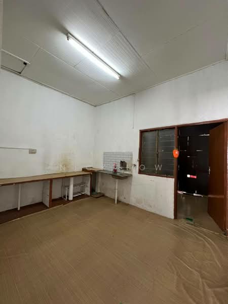 1-storey Terraced House for Rent in Taman Skudai Baru (Skudai) - Nick Low - Kitchen - PropertyGuru.com.my