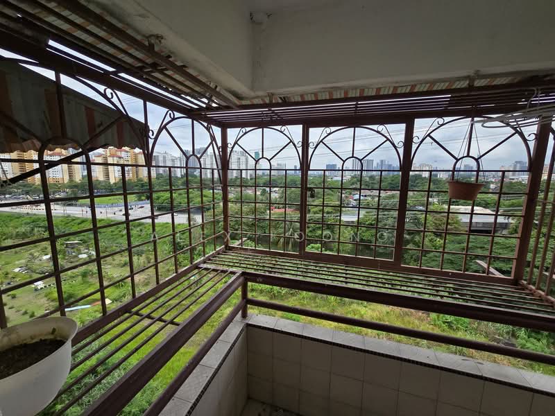 Pangsapuri untuk Disewa di Taman Batu Permai - Alex Foong - Balcony - PropertyGuru.com.my