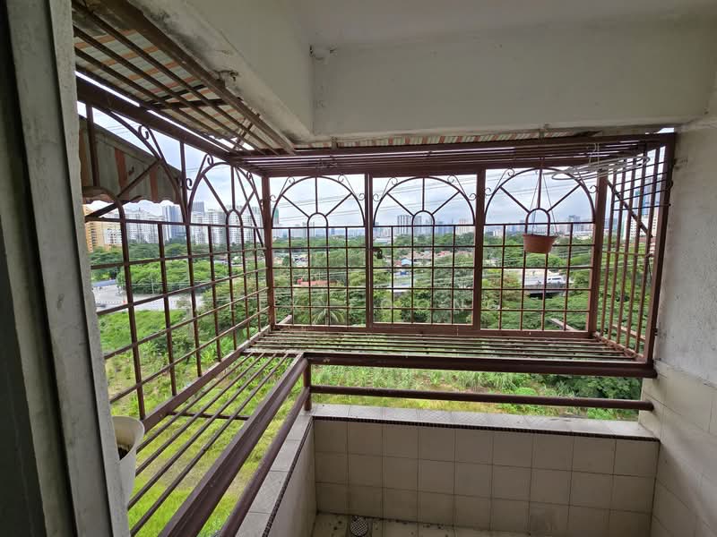 Pangsapuri untuk Disewa di Taman Batu Permai - Alex Foong - Balcony - PropertyGuru.com.my