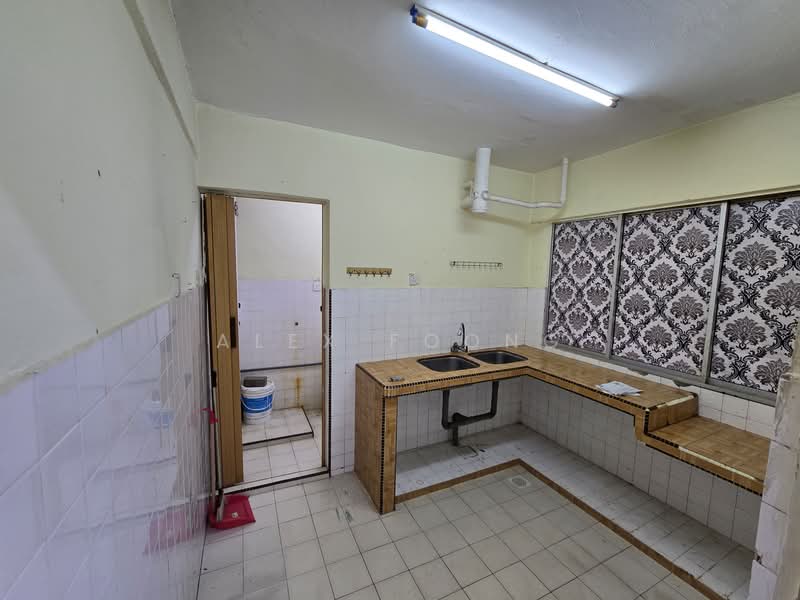 Pangsapuri untuk Disewa di Taman Batu Permai - Alex Foong - Kitchen - PropertyGuru.com.my